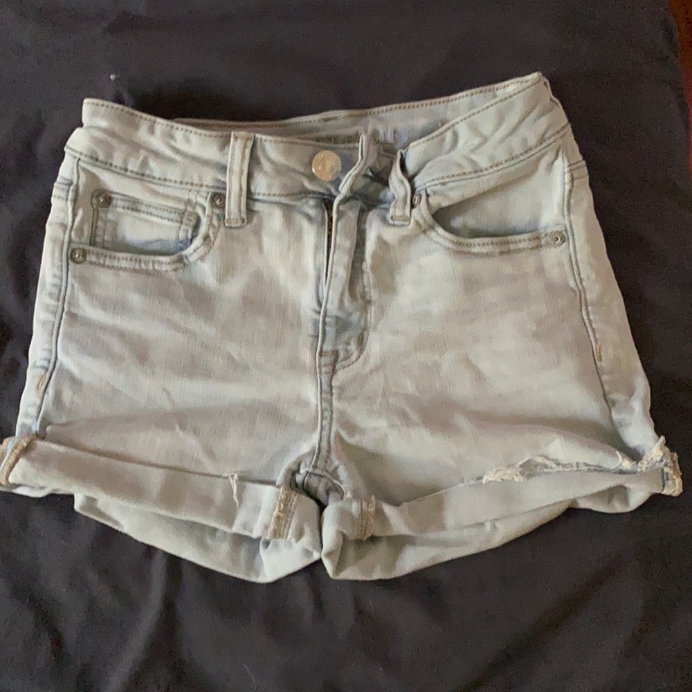american eagle lightwashed shorts